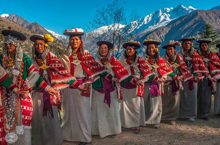Himachal Traditional Weaving Handloom Kullu Shawl (Back)- HimalayanKraft